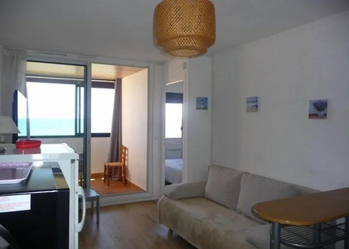 Renove 50m De La Avec Parking, 4 Pers, - Fr-1-782-29 * 르발카레스