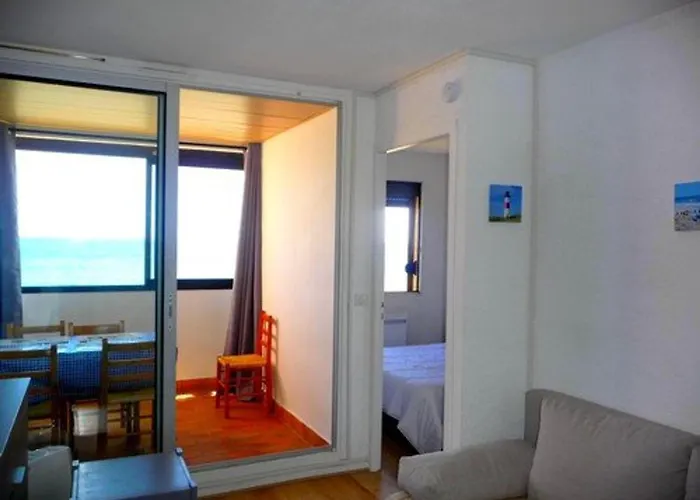 Renove 50m De La Avec Parking, 4 Pers, - Fr-1-782-29 *